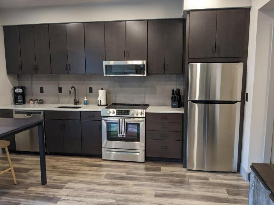 Modern Condo 210 Just Blocks From Lake Michigan ทราเวิร์สซิตี้ ภายนอก รูปภาพ